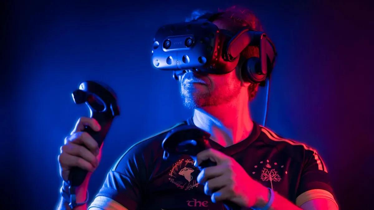 Man playing an escape game in virtual reality